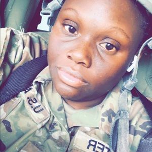 Meet your Posher, Desiree